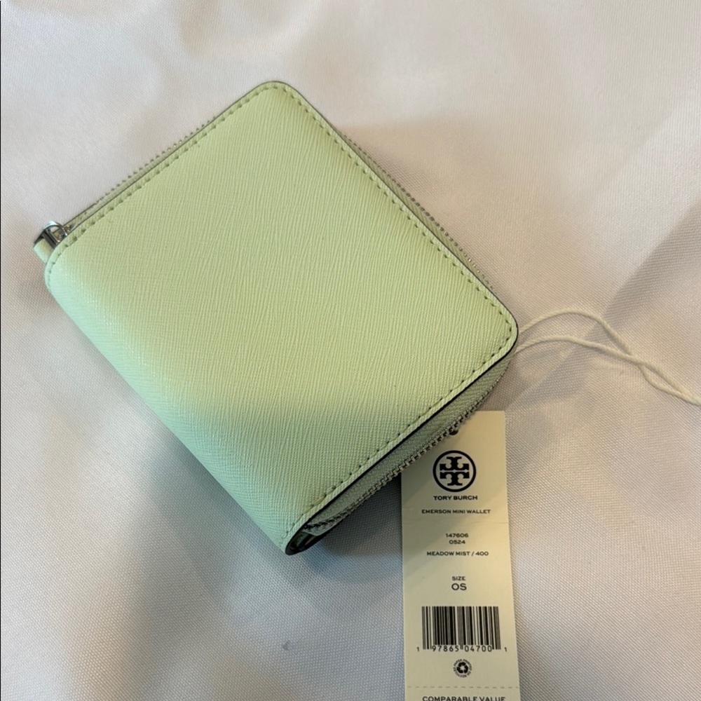 NWT Tory Burch Light Green Card Holder - Picture 2 of 5